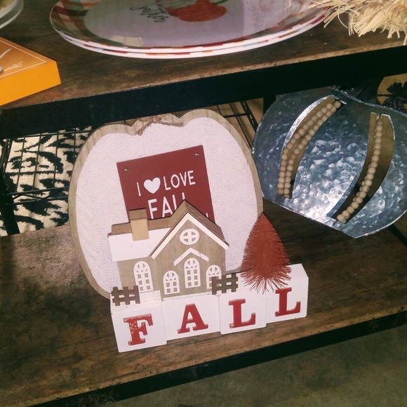 Fall decor - Picture 3 of 3